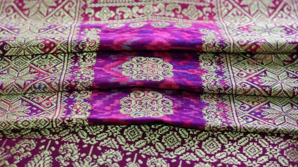 Songket Palembang: Makna, Sejarah, Jenis Hingga Teknik Pembuatan ...